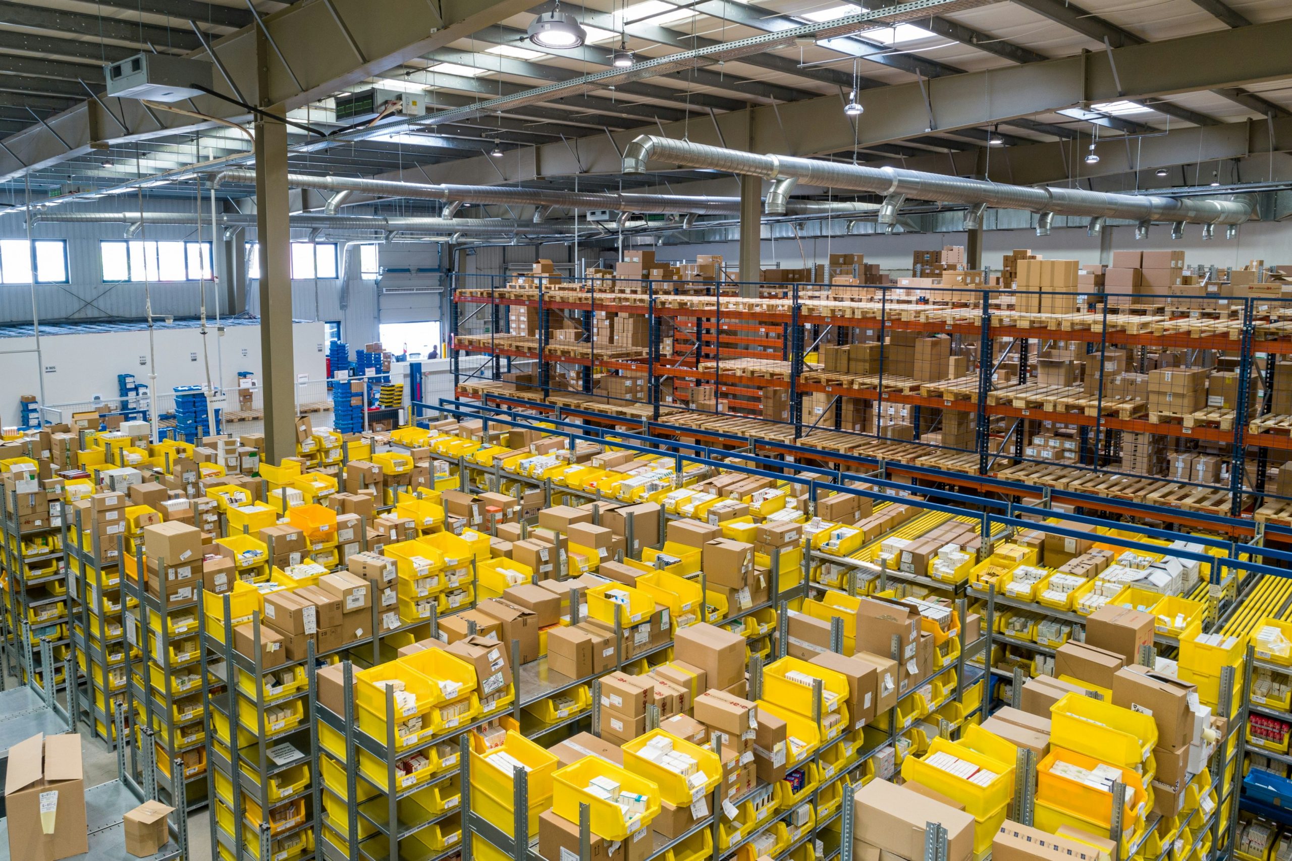 Italian luxury fashion logistics